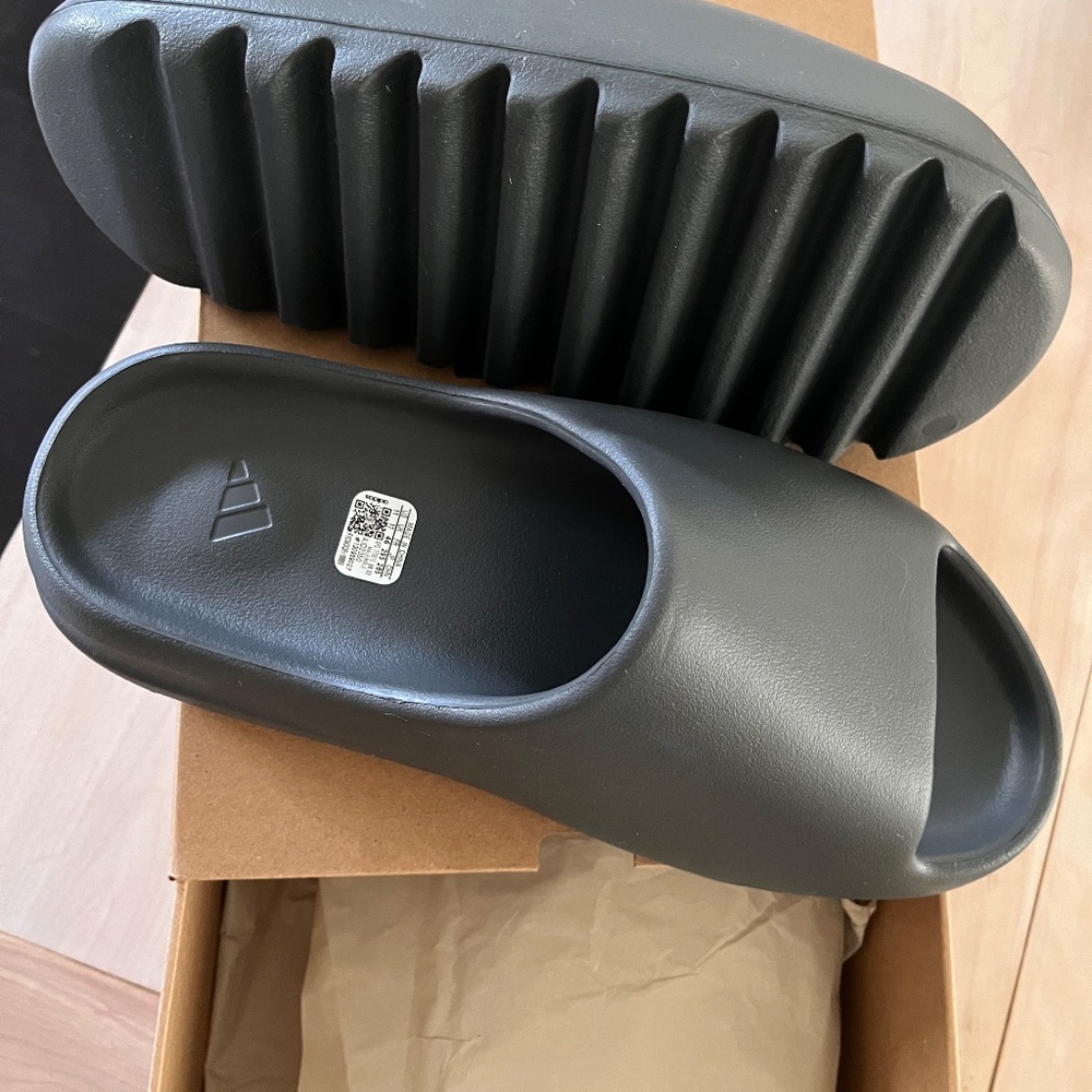 Adidas || Yeezy Yzy Slide || Slate Grey || 11